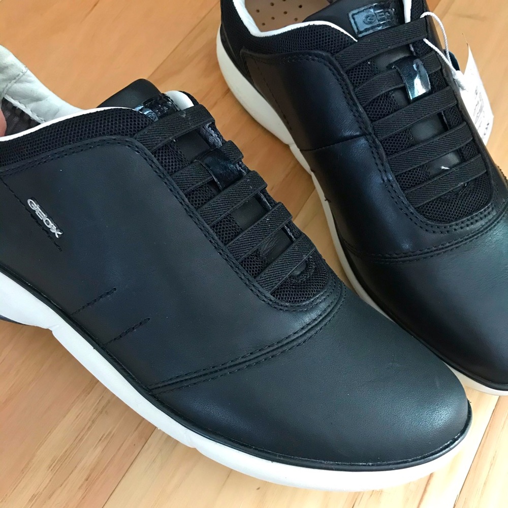 Women’s Geox Nebula Shoes size 8